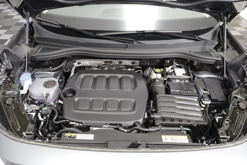 New 2026 Platinum Grey Volkswagen 2.0T SE image 24