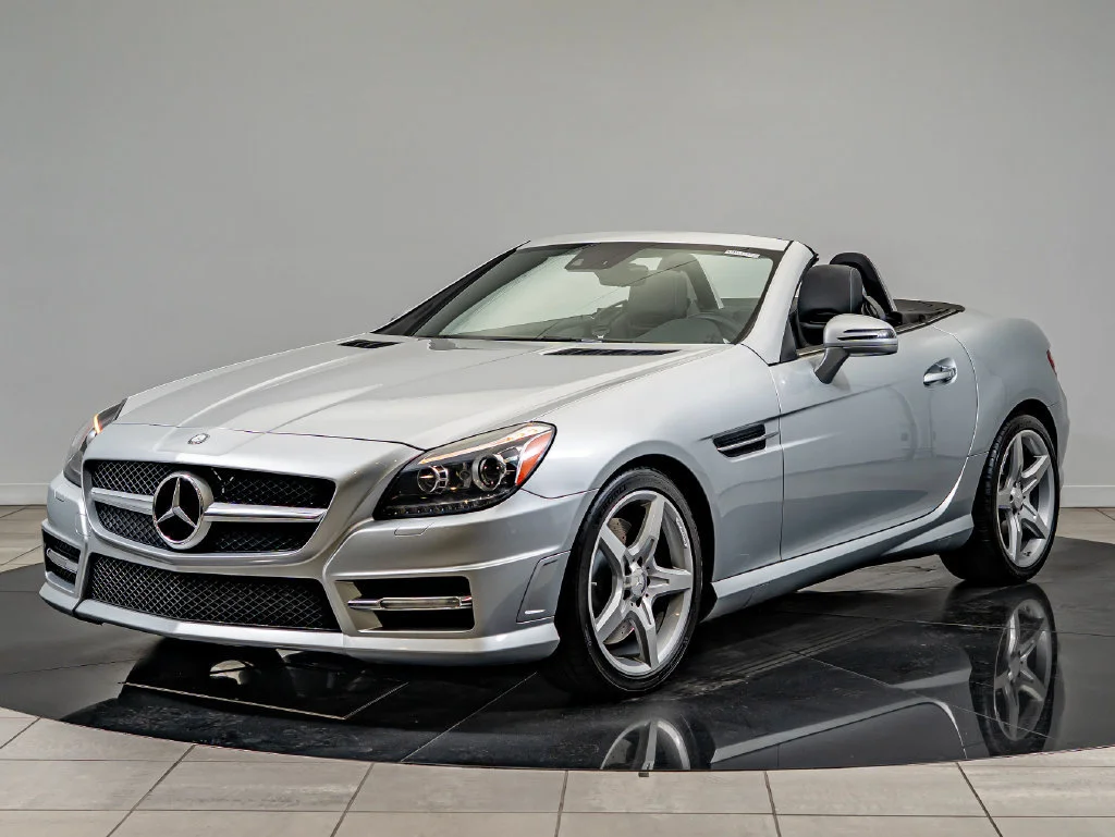 Used 2013 Silver Mercedes-Benz SLK 250 image 2