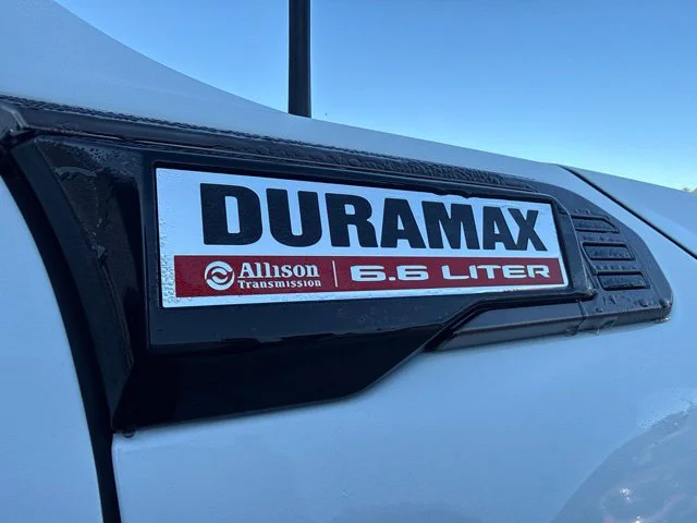 Used 2025 White GMC AT4X image 9