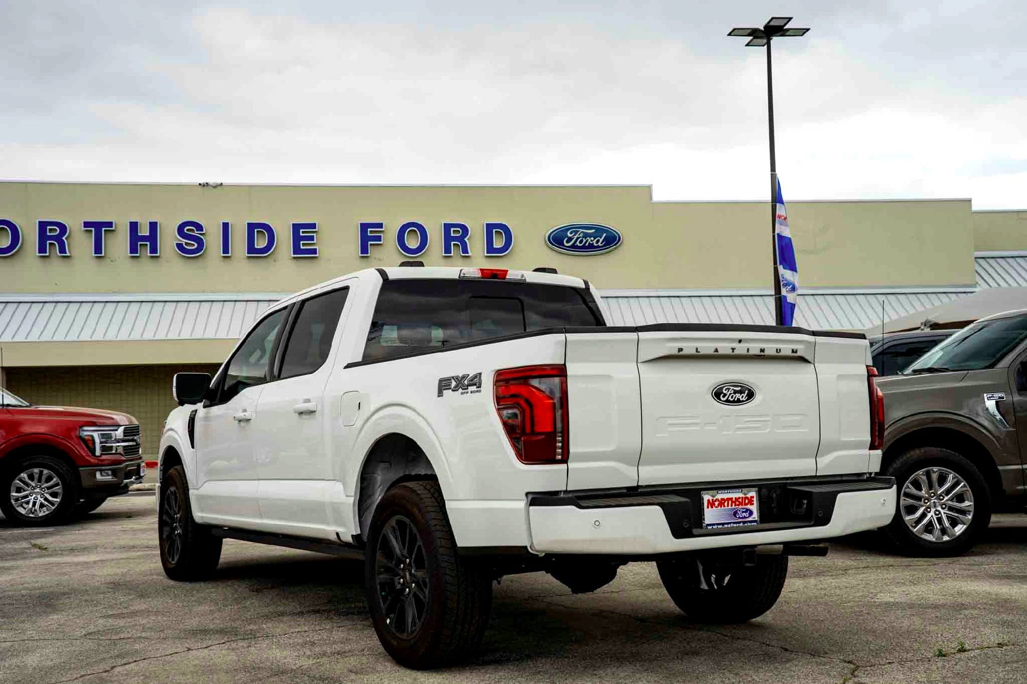 New 2025 Star White Metallic Tri-Coat Ford Platinum image 5