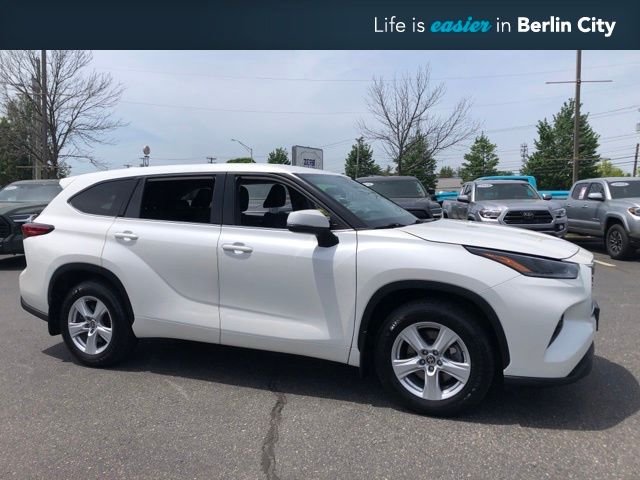 2021 Toyota Highlander LE