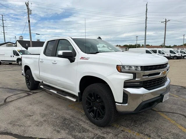 Used 2019 Summit White Chevrolet LT image 3
