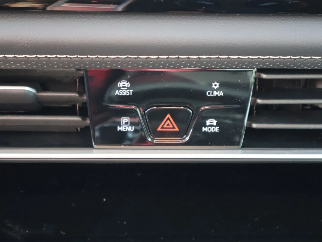 New 2026 Silver Volkswagen 2.0T SE w/Technology image 18