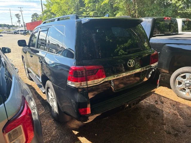 Used 2017  Toyota Base image 15