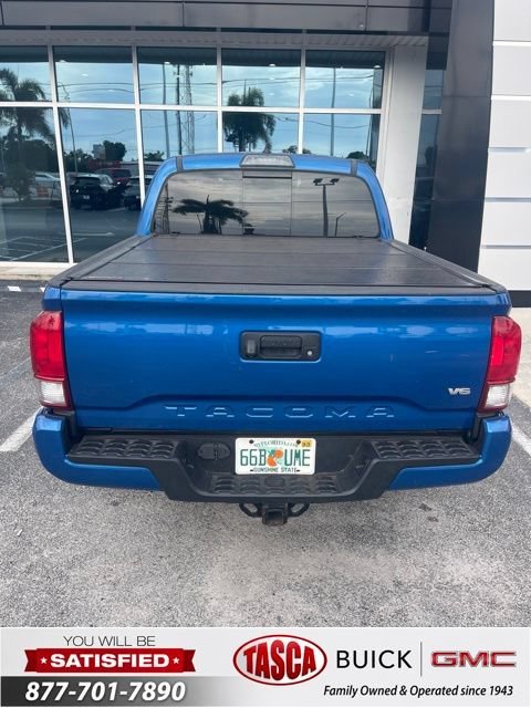 Used 2017  Toyota SR5 image 4