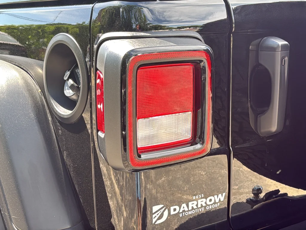 Used 2023 Black Jeep High Tide image 28