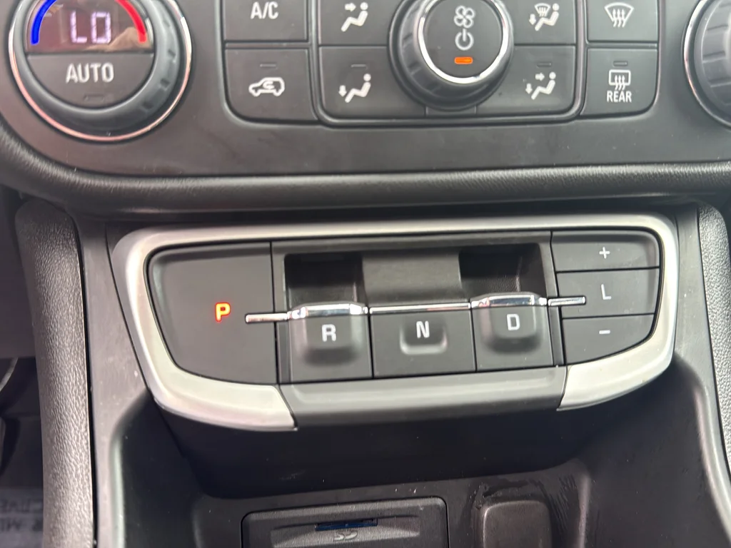 Used 2023 Red GMC SLE image 22