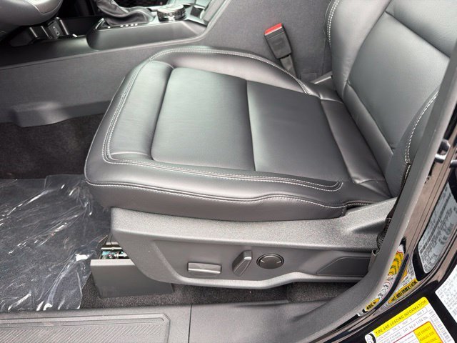 New 2026 Shadow Black Ford Outer Banks® image 12