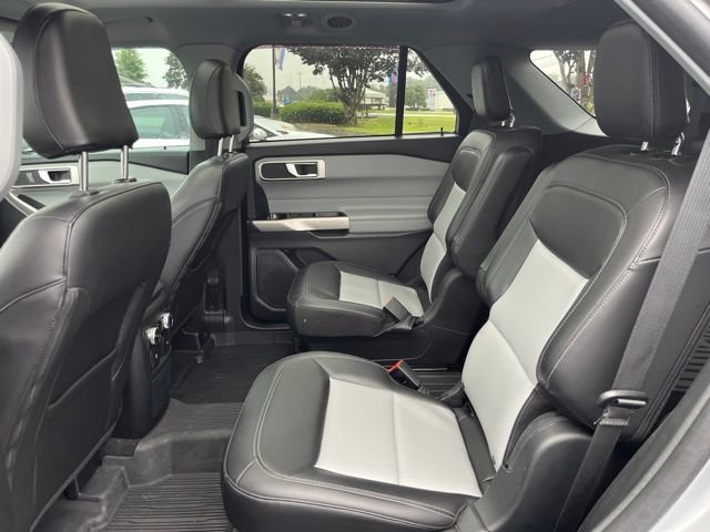 Used 2023 Silver Ford XLT image 13
