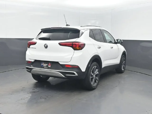 Used 2020 White Buick Select image 33
