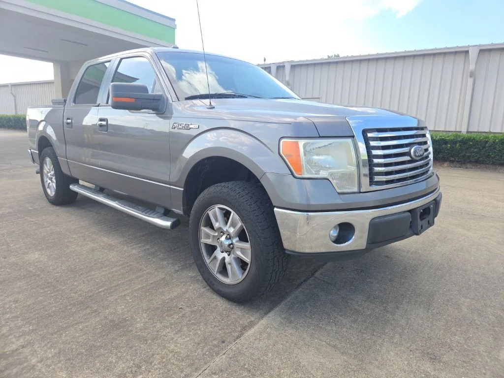 Used 2012 Sterling Gray Metallic Ford XLT image 1