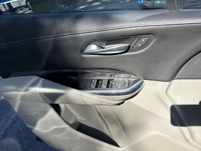 Used 2019 Blue Cadillac Luxury image 28