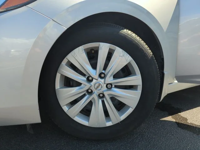Used 2023 Silver Nissan S image 46