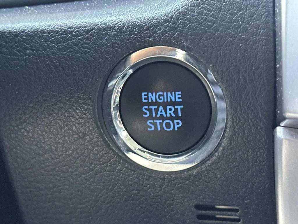 Used 2024  Toyota SR5 Premium image 23