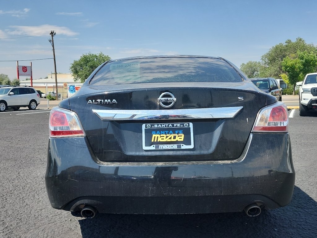 Used 2015 Super Black Nissan 2.5 S image 7