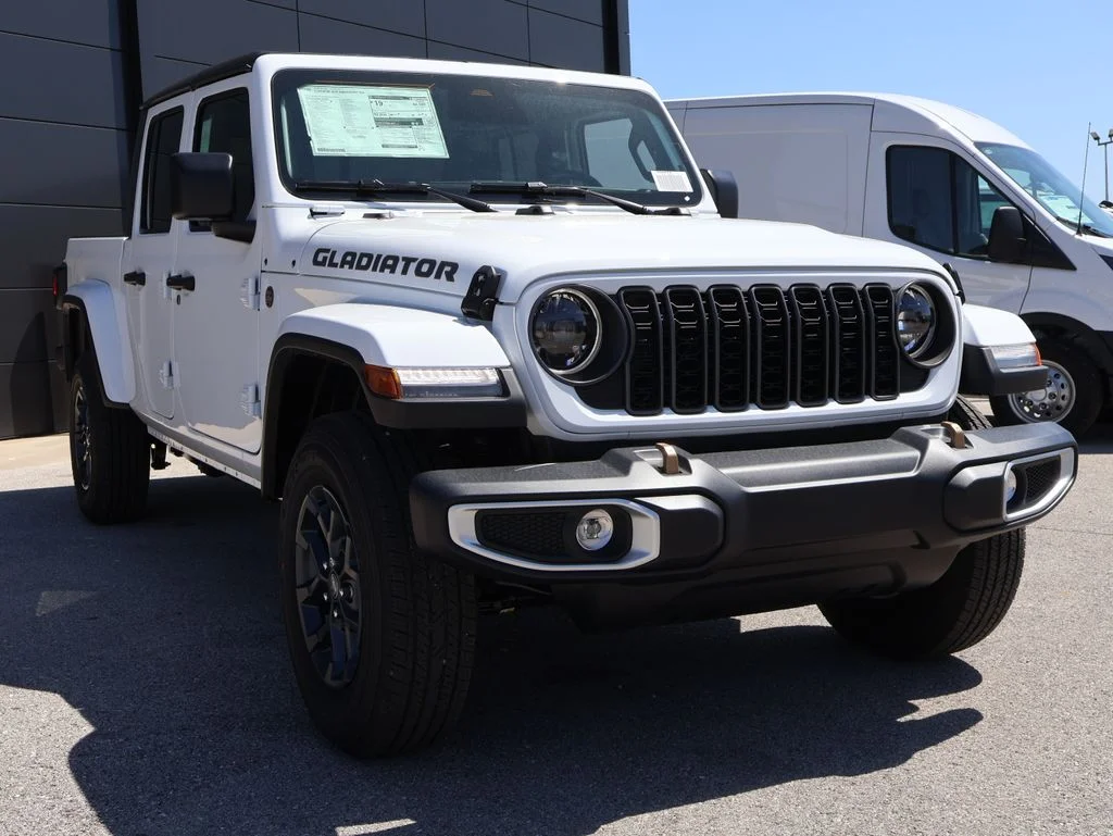 New 2026 Bright White Clear-Coat Exterior Paint Jeep 85th Anniversary Edition image 6