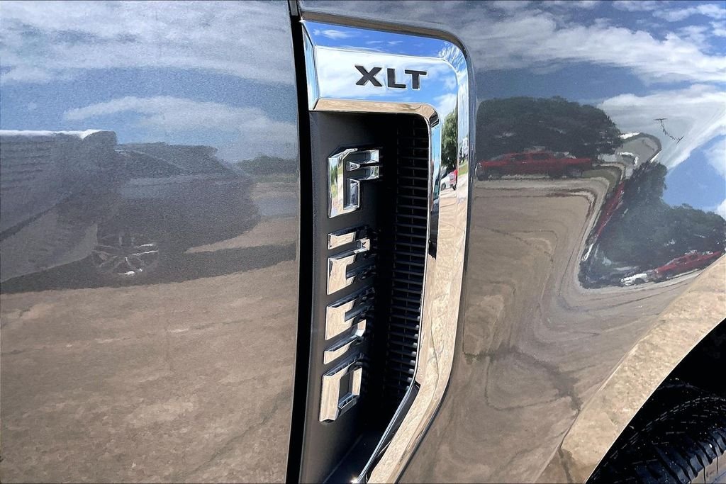 Used 2017 Magnetic Metallic Ford XLT image 21