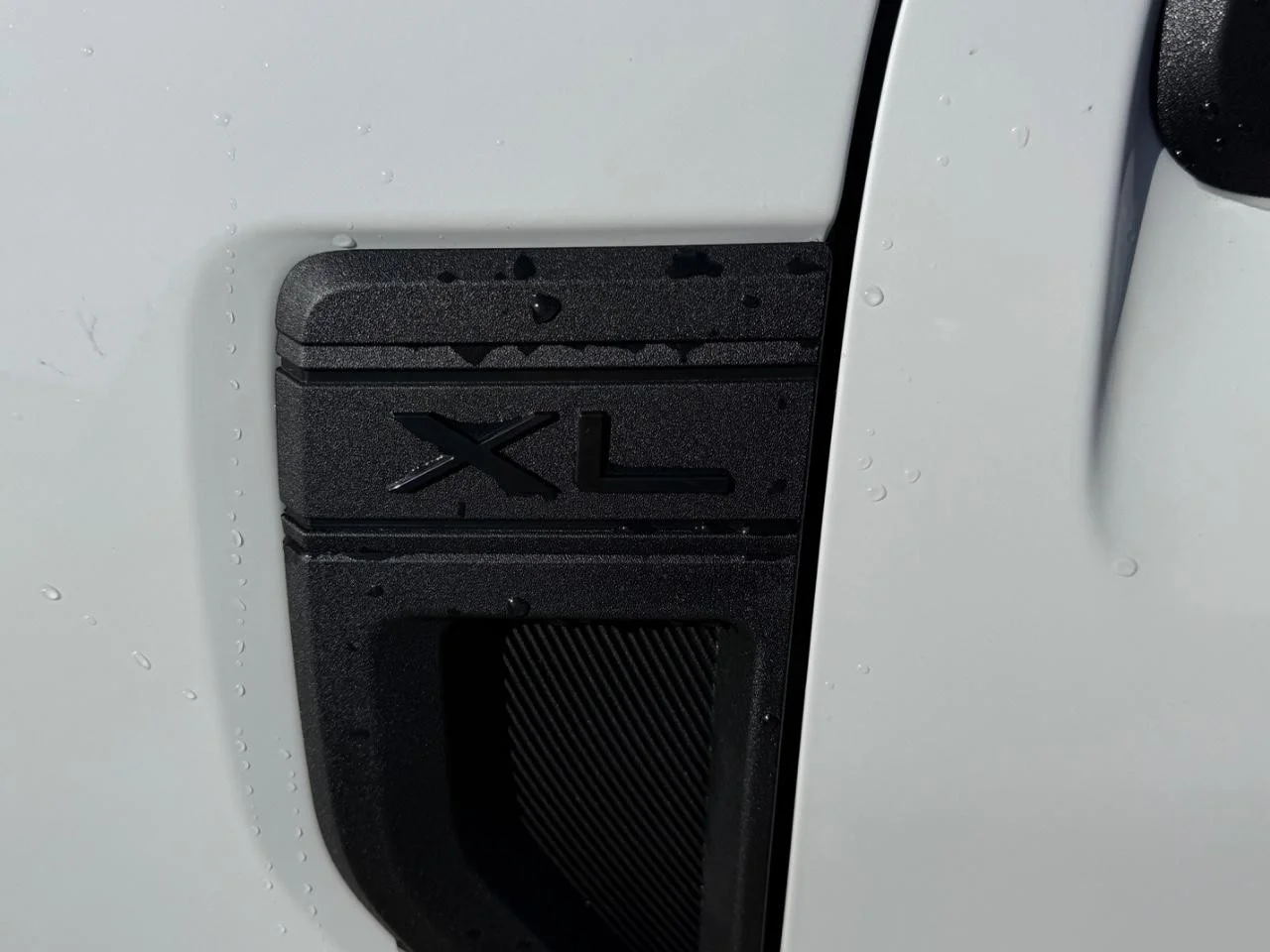 New 2026 Oxford White Ford XL image 4