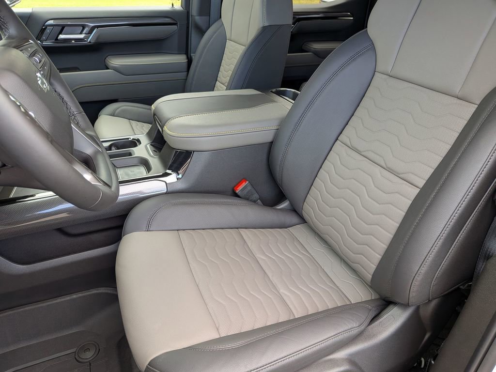 New 2026 Summit White Chevrolet ZR2 image 30
