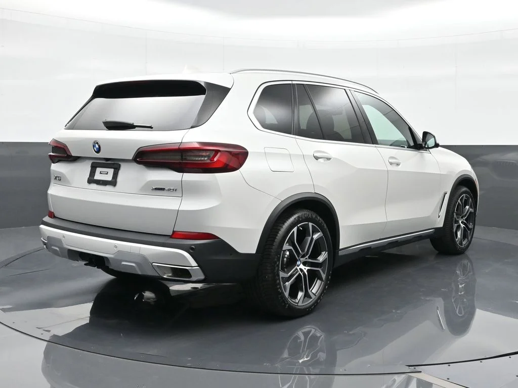 Certified Used 2023 Mineral White Metallic BMW xDrive40i image 14