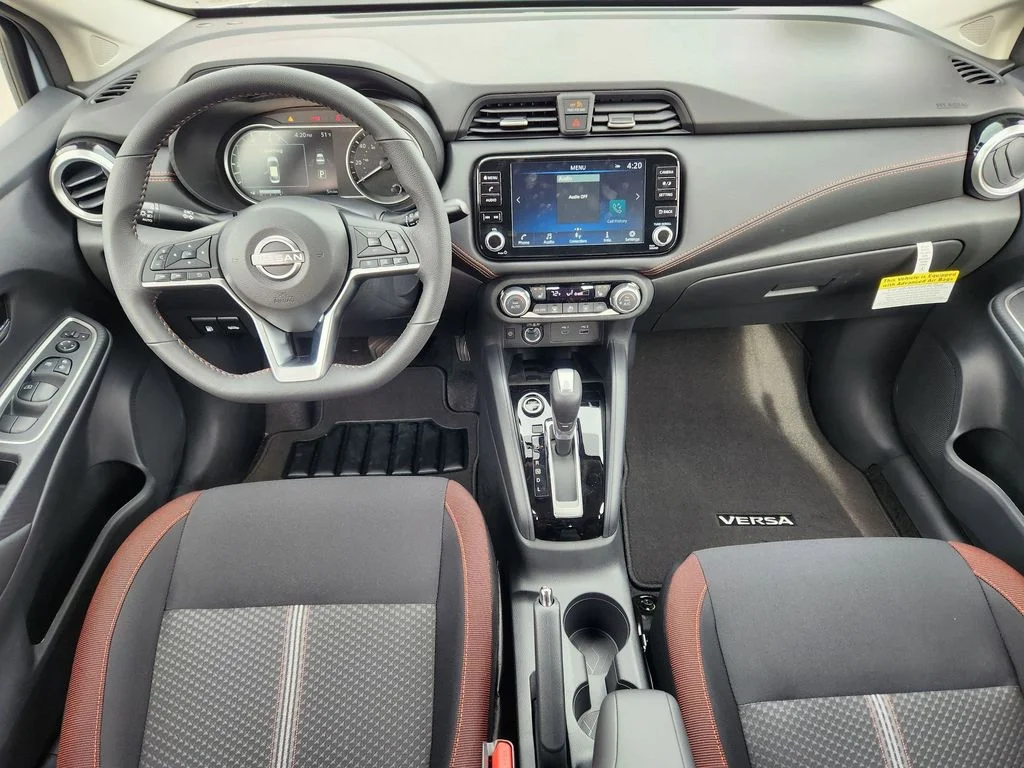 2025 Nissan Versa Sedan SR - Photo 16