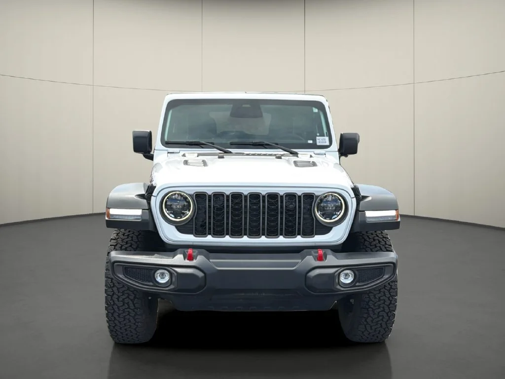Used 2025 White Jeep 2-Door Rubicon 4x4 image 2
