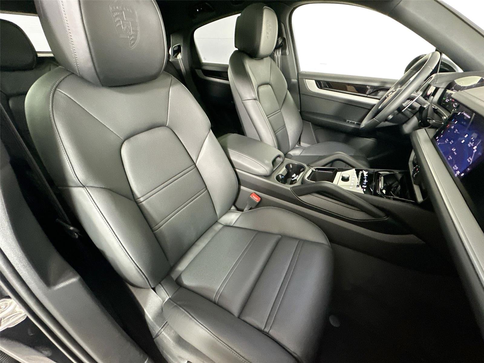 Certified Used 2025 Chromite Black Metallic Porsche S E-Hybrid Coupé image 28