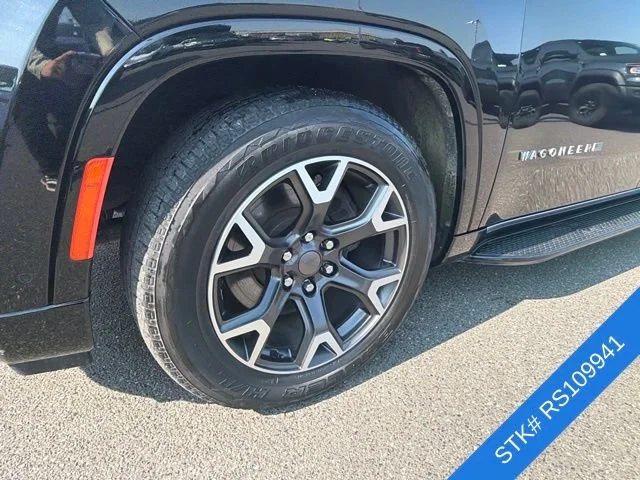 Used 2024 Diamond Black Crystal Pearlcoat Jeep Series III image 4