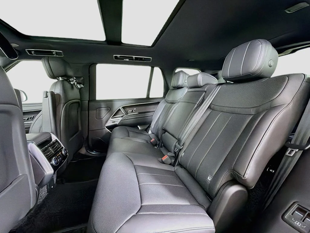 New 2026 Santorini Black Land Rover SE 7 Seats image 26