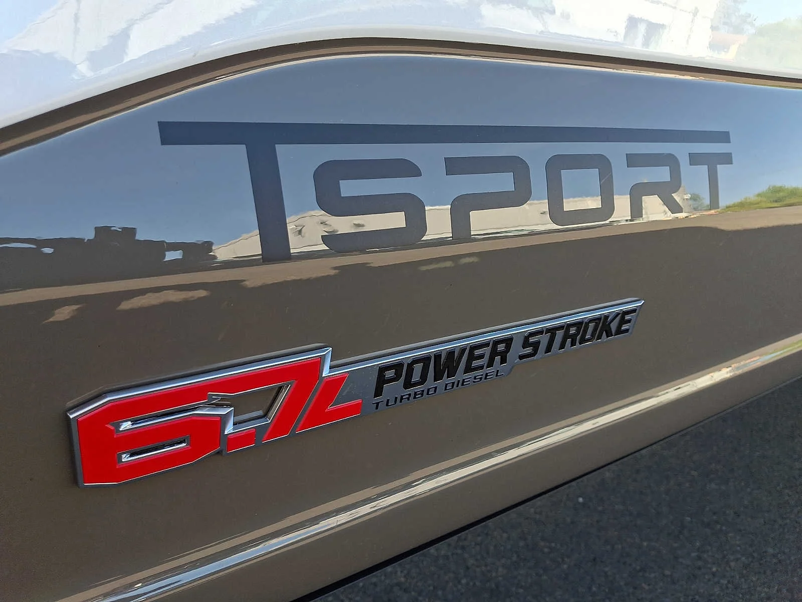 New 2026 Star White Metallic Tri-Coat Ford F-350® King Ranch TSPORT image 21