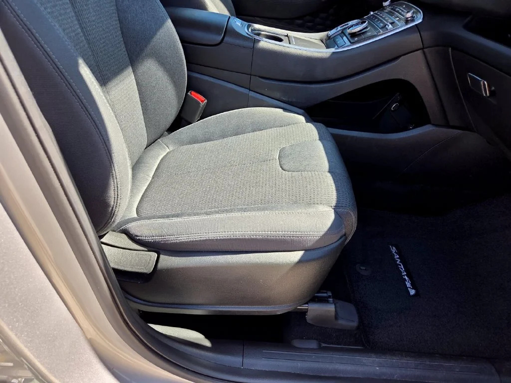 Used 2023 Silver Hyundai SEL image 28