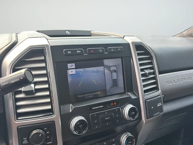 Used 2019  Ford Platinum image 15