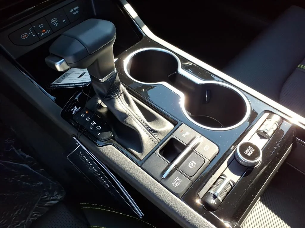 2026 Kia K5 GT - Photo 13