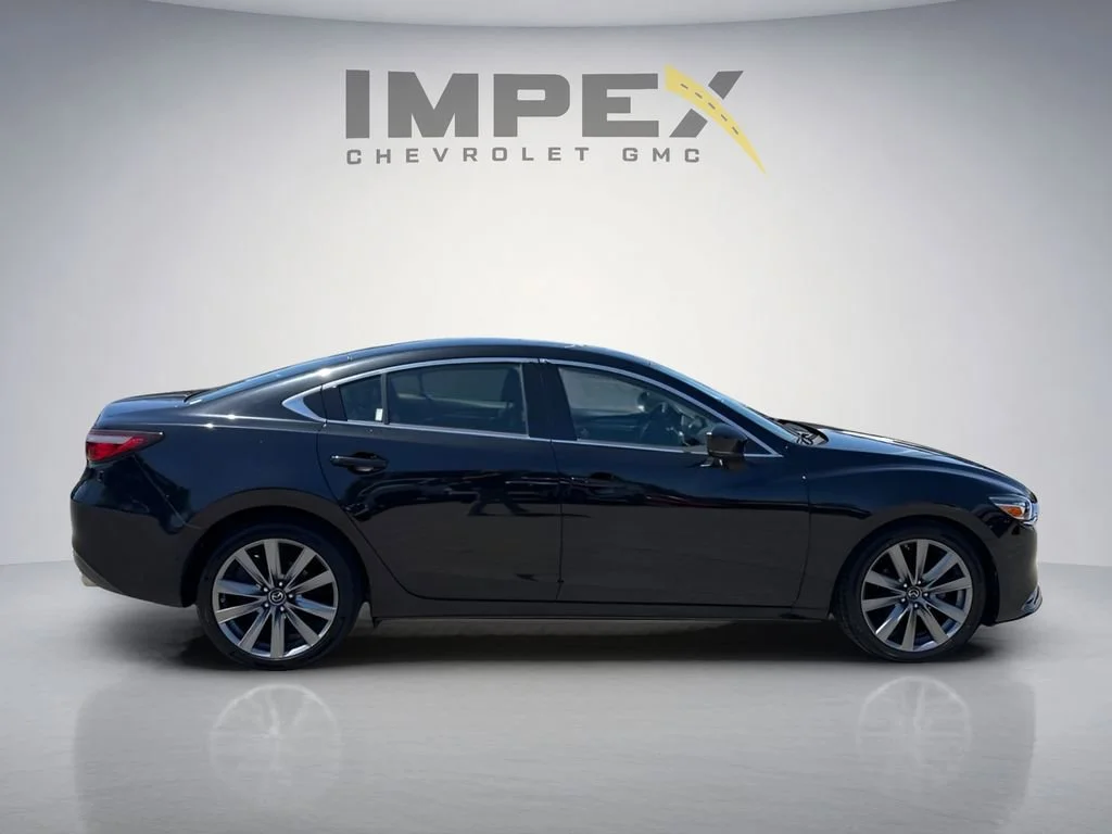Used 2018  Mazda Grand Touring image 6