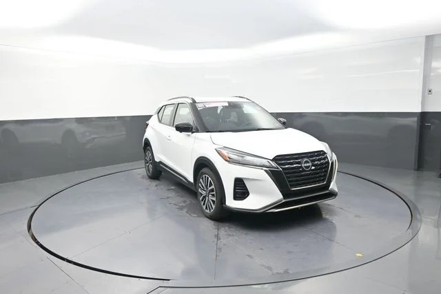 Used 2024 White Nissan SR image 36