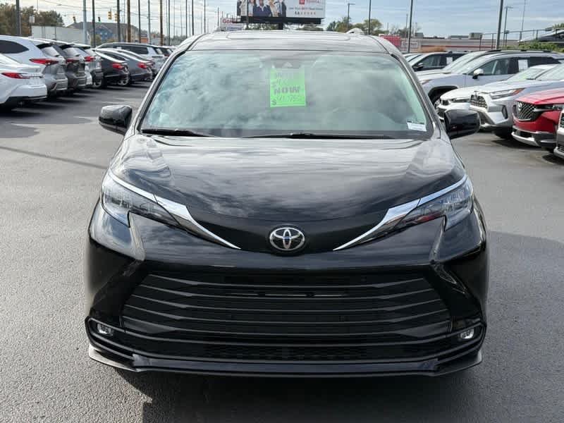 Used 2026 Black Toyota XLE Autono-MaaS image 10