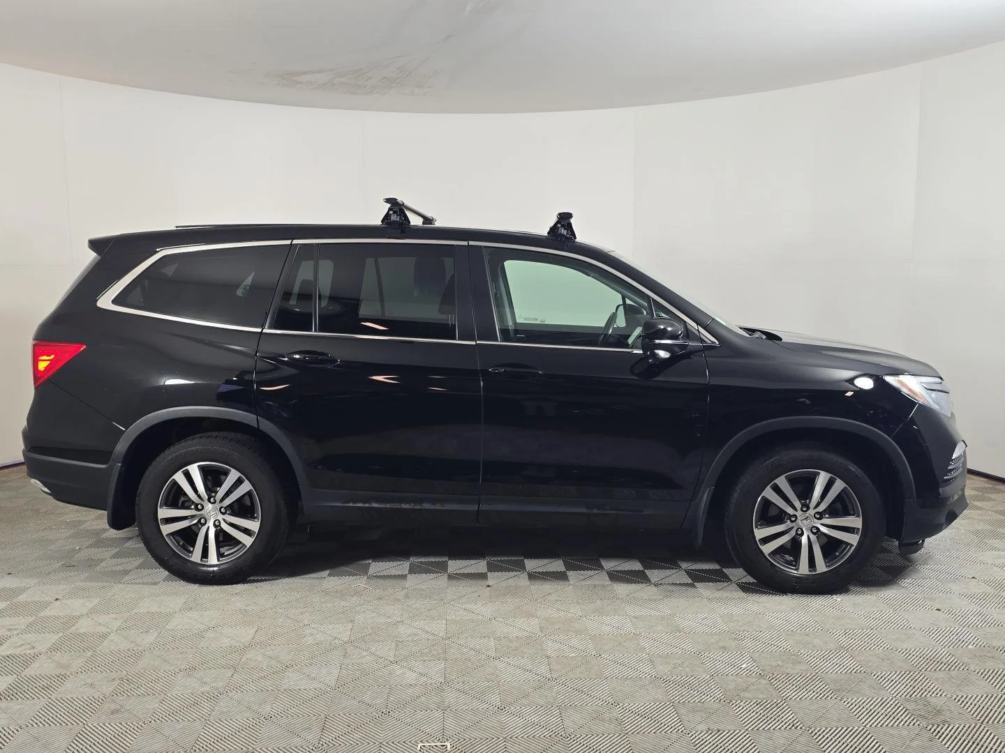 Used 2018 BLACK Honda EX-L AWD image 13