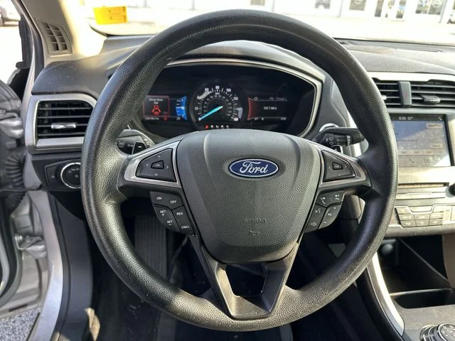 Used 2018 Silver Ford SE image 13