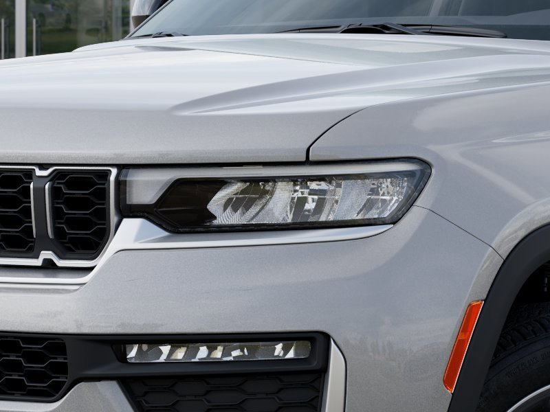 New 2026 Silver Zynith Exterior Paint Jeep Limited image 10