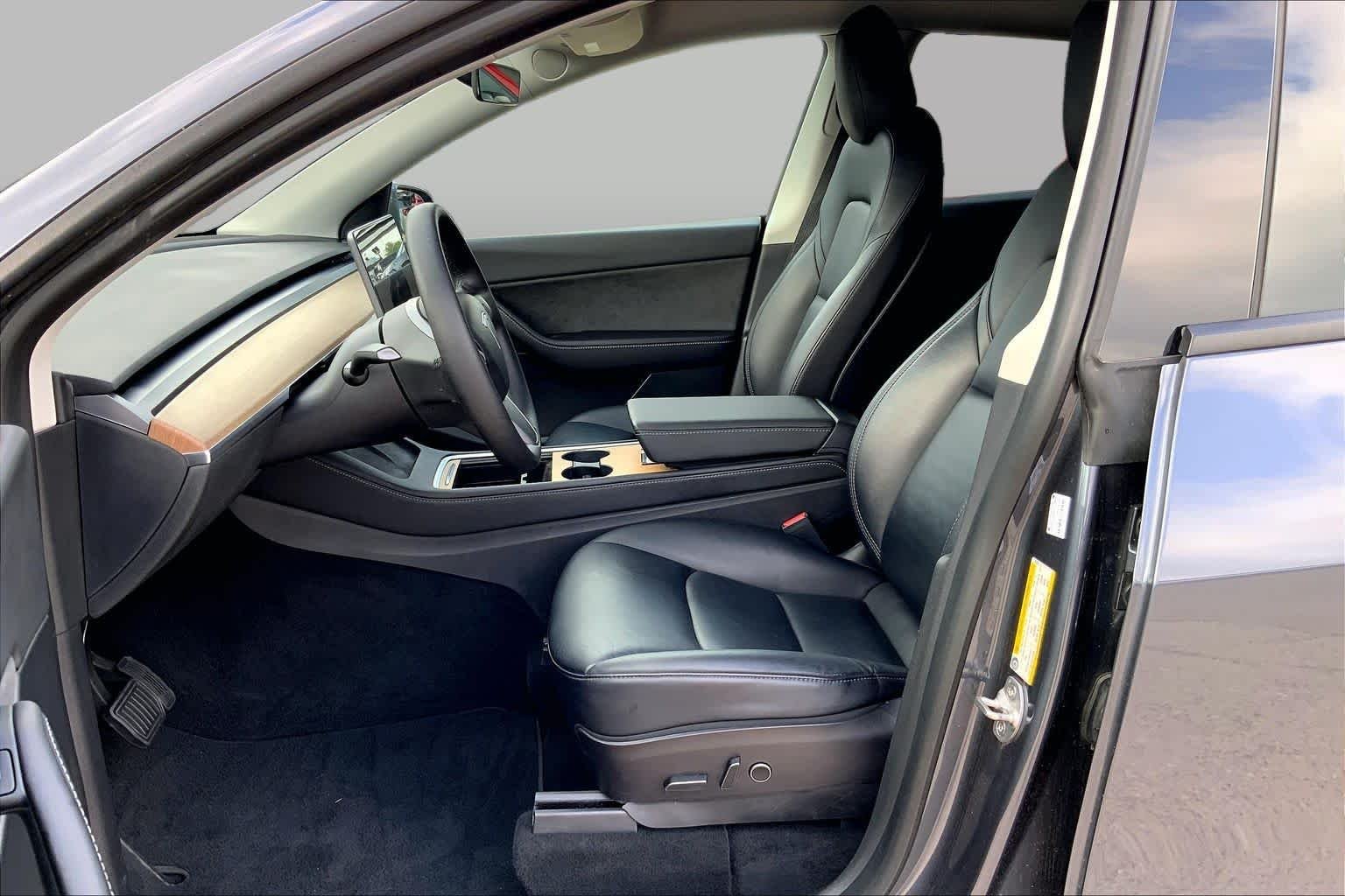 Used 2022 Midnight Silver Metallic Tesla Long Range image 7