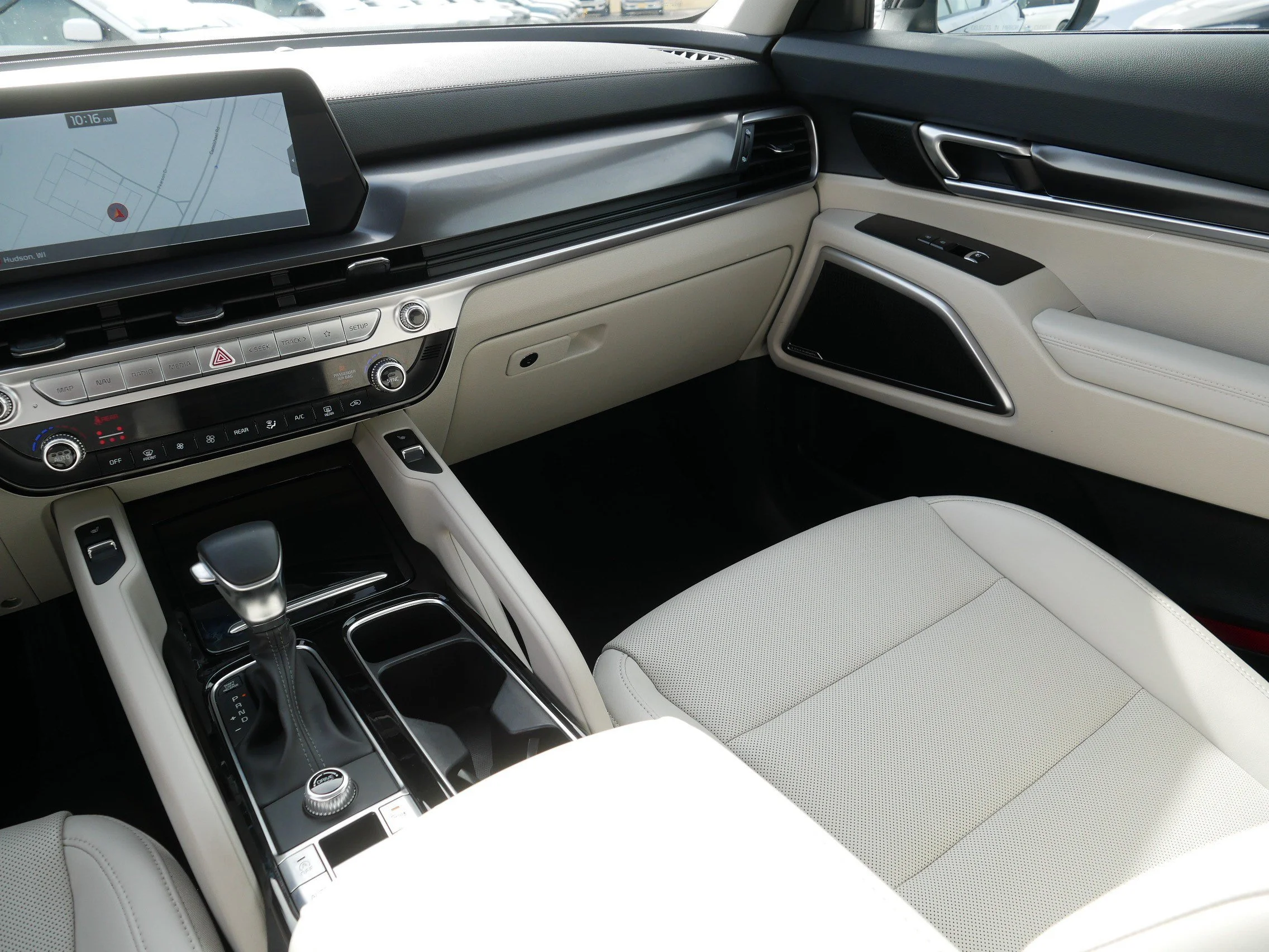 Used 2024 Ebony Black Kia S image 11