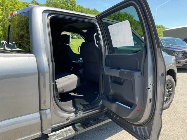 New 2026 Carbonized Gray Metallic Ford XLT image 41