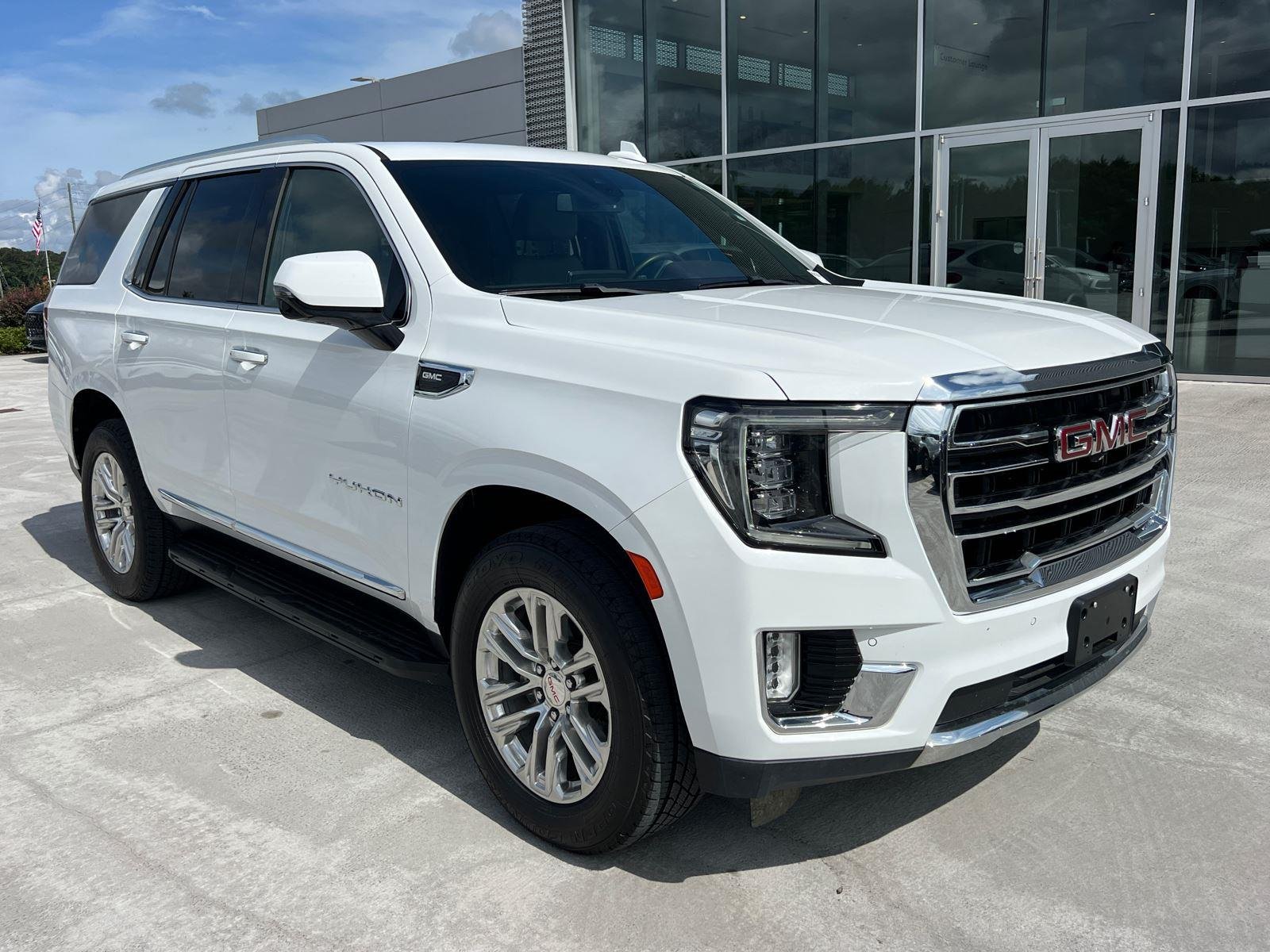 Used 2022 Summit White GMC SLT image 3