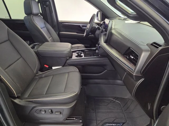 Used 2025 Gray Chevrolet Premier image 18