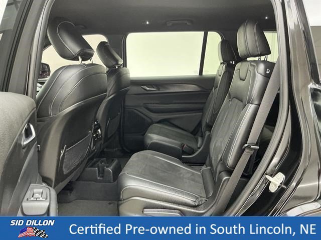 Used 2023 Diamond Black Crystal Pearlcoat Jeep Altitude image 19