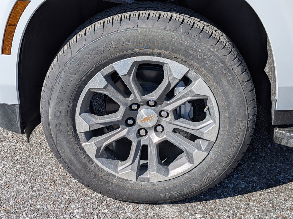 2026 Chevrolet Suburban LS - Photo 12