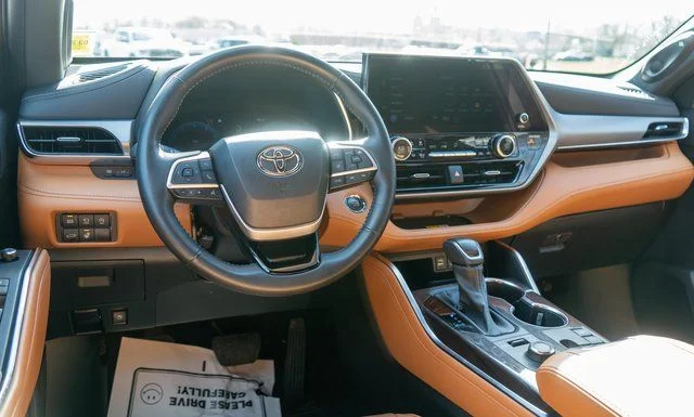 Used 2023 Red Toyota Platinum image 15