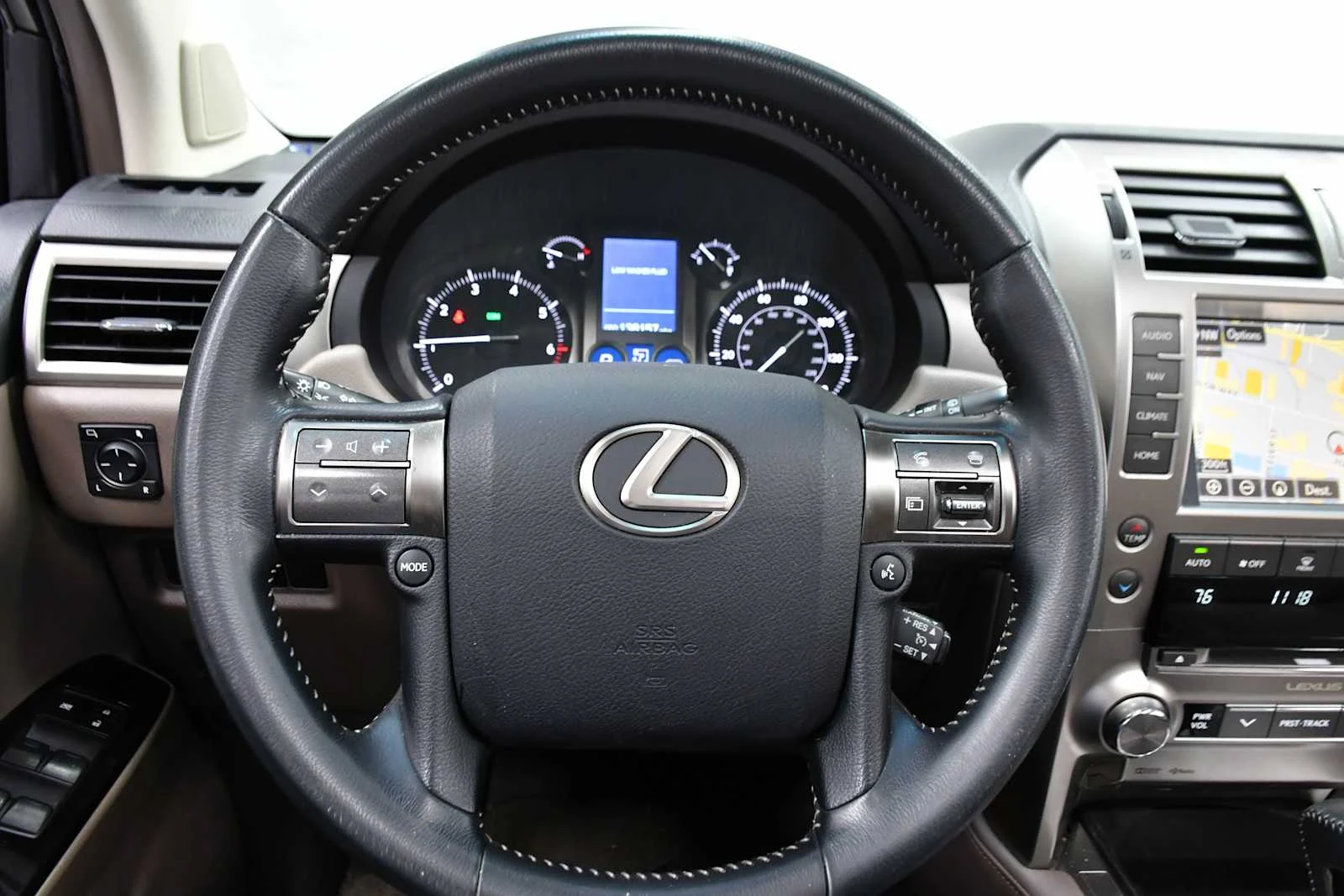 Used 2018 Starfire Pearl Lexus  image 18