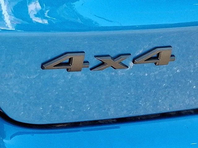 New 2026 Hydro Blue Pearl-Coat Exterior Paint Jeep Limited image 6