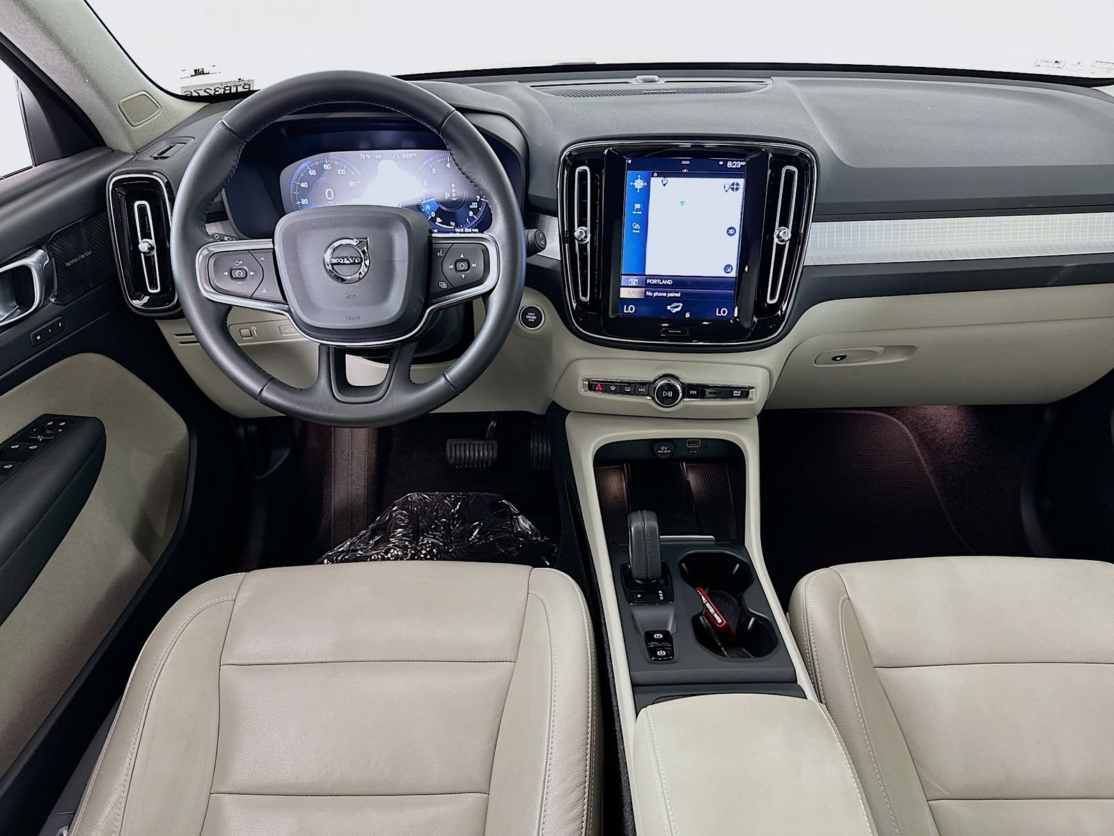 Used 2019 Amazon Blue Volvo Momentum image 21